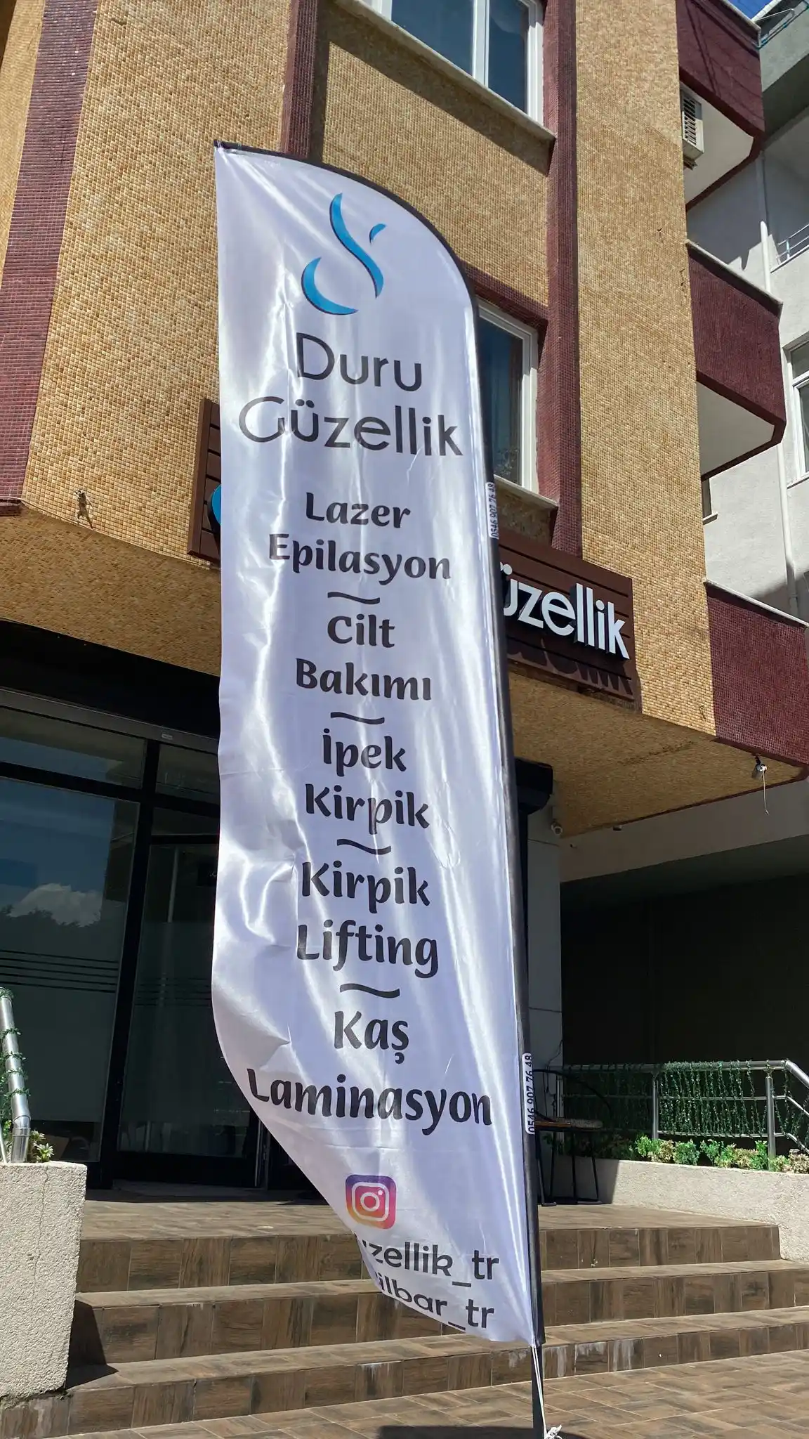 bayan-kuaforu-yelken-bayragi-29