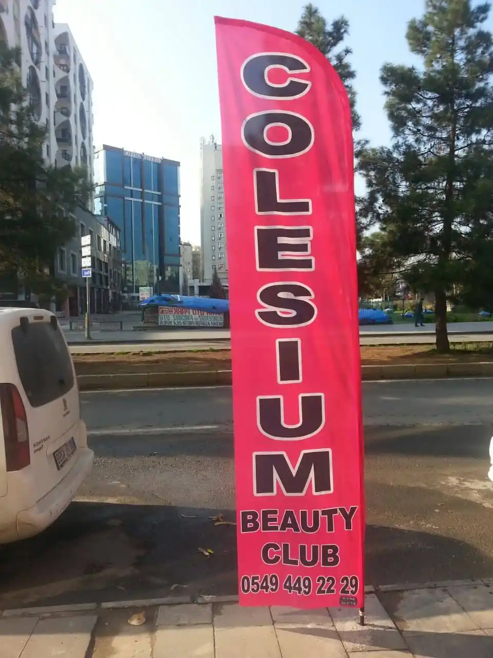 bayan-kuaforu-yelken-bayragi-36