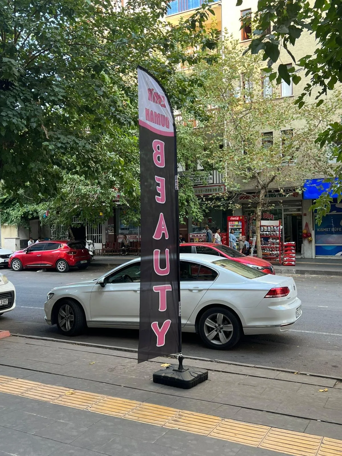 bayan-kuaforu-yelken-bayragi-54