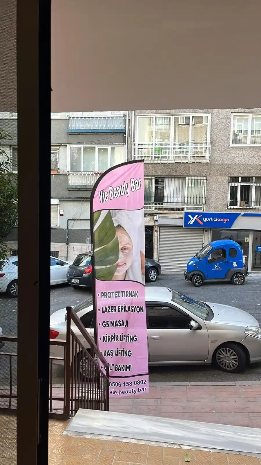 bayan-kuaforu-yelken-bayragi-59